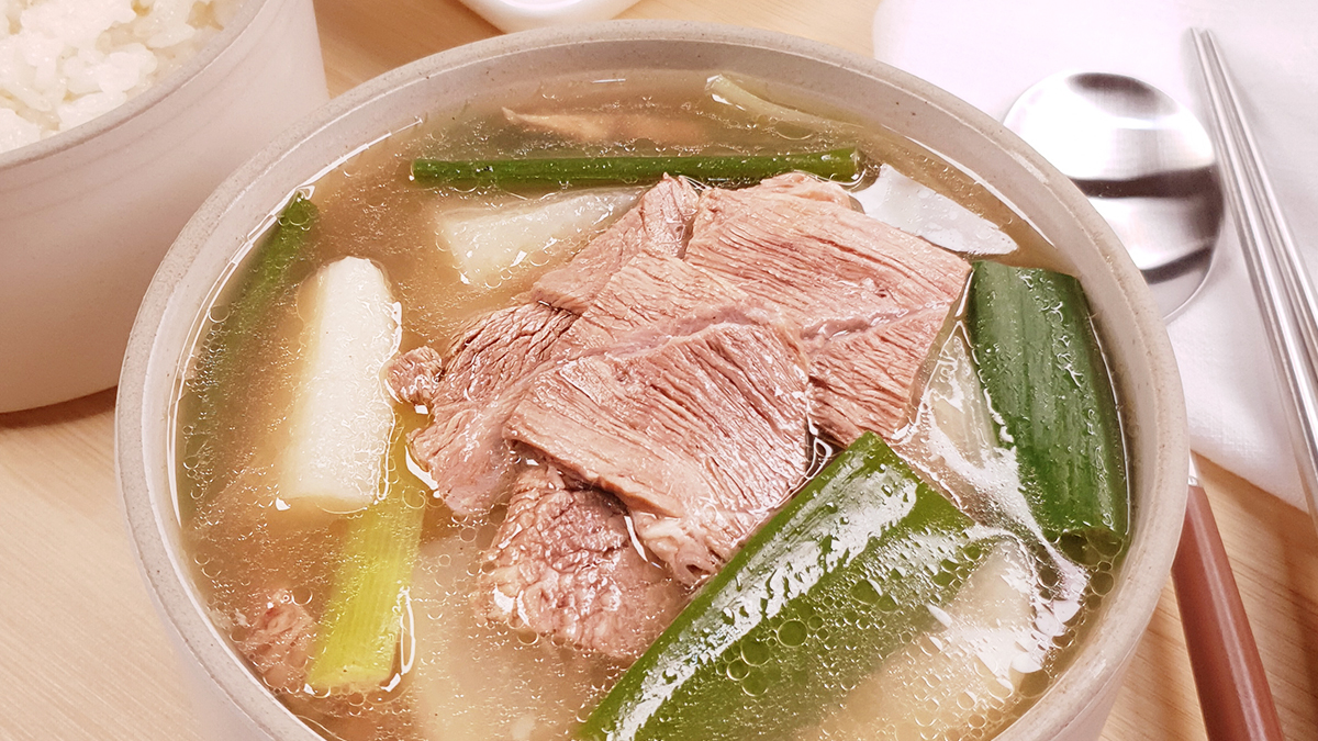 [간편식] 수육이 풍덩~ 빠진 소고기 무국 들어 보셨나요?