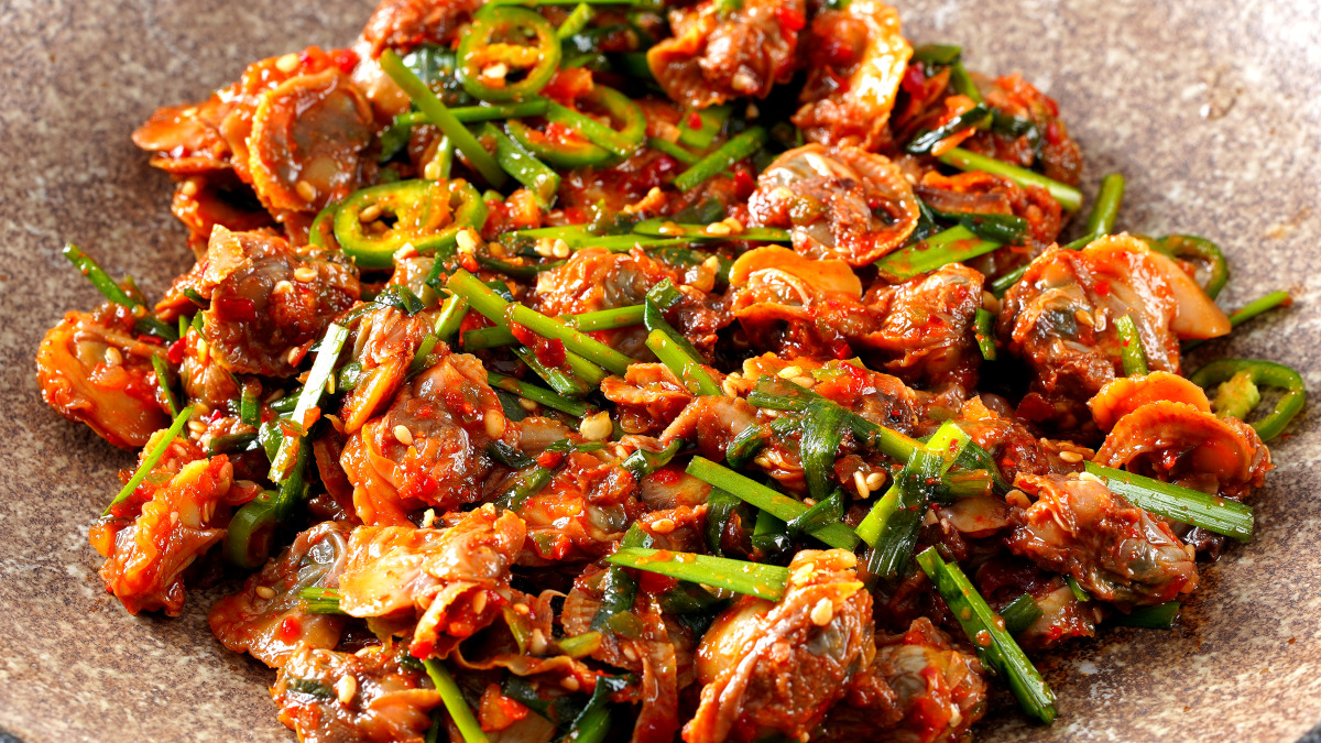 [연안식당] 줄서서 먹는 연안식당 부추/매콤 꼬막장 1+1+1