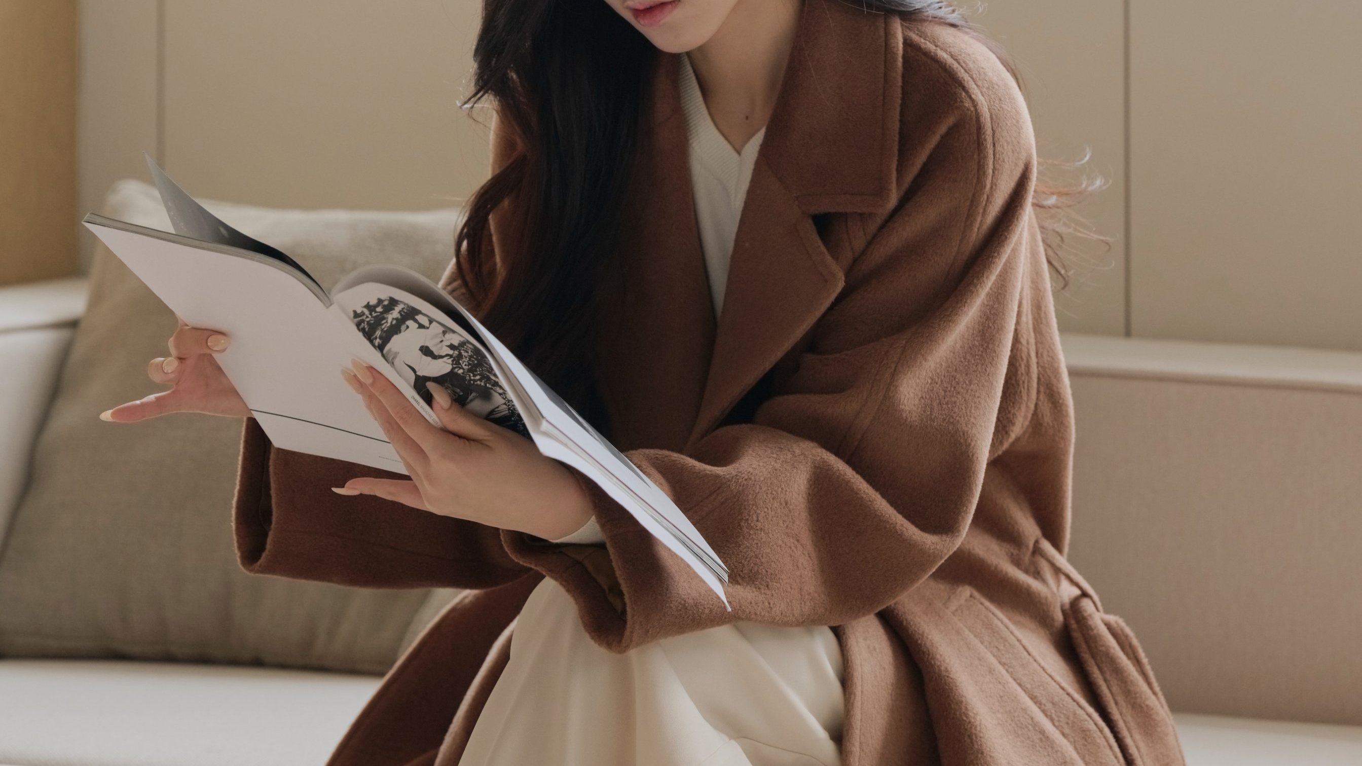 [코트]1.8kg에담은 고급스러운 결,광 그리고 구스조끼ㅣ알파카 호사코트