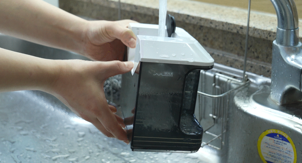 230905_inner-vacuum-cleaner_M7_04.gif